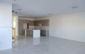 Townhome – West End, Miami, Florida,  USA for $590,000