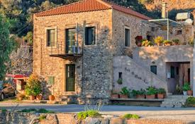Furnished old-fashioned house with a guest apartment in Lakonia, Peloponnese, Greece for 310,000 €