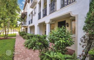 3-bedroom townhouse 231 m² in Miramar (USA) for $595,000