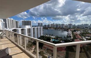 2-bedroom apartments in condo 136 m² in Yacht Club Drive for $649,000