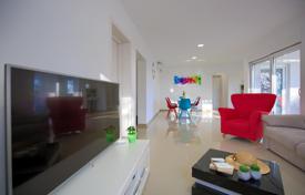 House House with 3 apartments and a large garden in Liznjan for 876,000 €