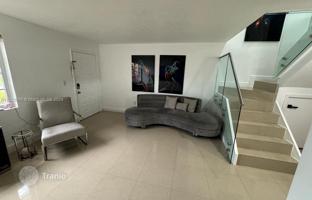 2-bedroom apartments in condo 77 m² in West End for $320,000