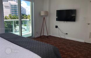 2-bedroom apartments in condo 109 m² in South Ocean Drive for $570,000