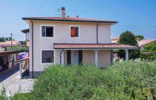 6-bedroom villa 282 m² in Massa for 696,000 €