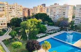 Sunny three-bedroom apartment near the sea in Alicante, Spain for 256,000 €