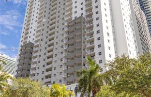 2-bedroom apartments in condo 86 m² in Miami for $480,000