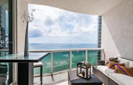 Furnished flat with ocean views in a residence on the first line of the beach, Sunny Isles Beach, Florida, USA for $1,670,000