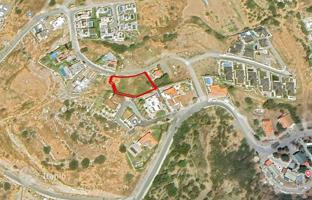 Land plot 1,649 m² in Pareklisia for 490,000 €