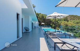 4-bedroom villa in Corfu for 2,080,000 €