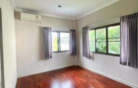 3-bedroom cottage in Prawet for $3,060 per week