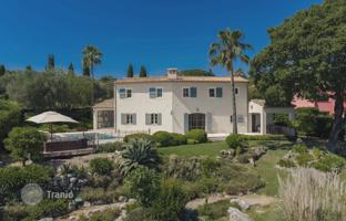 5-bedroom villa in Biot for 2,150,000 €
