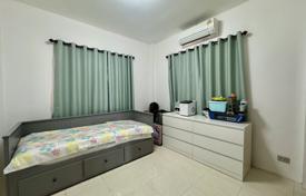 4-bedrooms villa 400 m² in Pattaya, Thailand for $194,000