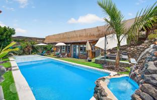2-bedroom villa 207 m² in Guia de Isora for 435,000 €