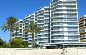 Two-bedroom apartment on the seafront in Calpe, Alicante, Spain for 379,000 €
