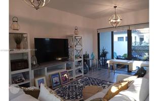 4-bedroom house 265 m² in Doral for $1,088,000