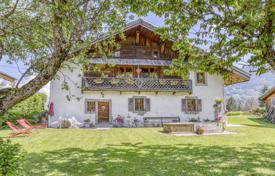 Authentic chalet with mountain views and great development potential in Saint Gervais Les Bains, Alps, France for 1,480,000 €