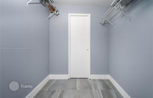 1-bedroom apartments in condo 57 m² in Miami for $1,600,000