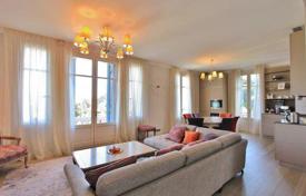 Furnished three-bedroom apartment just 250 m from the beach, Antibes, Cote d'Azur, France for 1,750,000 €