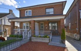 Terraced house – York, Toronto, Ontario,  Canada for C$1,043,000