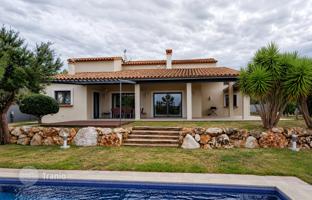 4-bedroom house 267 m² in Girona for 950,000 €