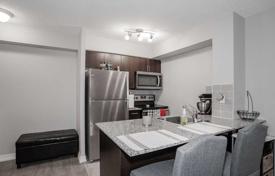 Apartment – Dupont Street, Old Toronto, Toronto,  Ontario,   Canada for C$775,000