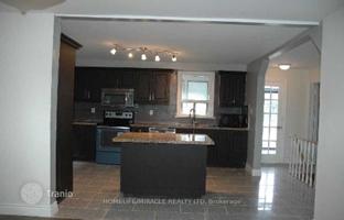 11-bedroom house in North York for C$1,573,000