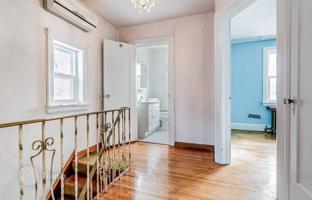 7-bedroom townhouse in York for C$1,102,000