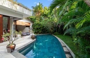 2-bedroom villa 322 m² in Jalan Umalas for $230,000