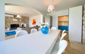 House Novi Vinodolski, 250 m² for 620,000 €