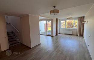 4-bedroom townhouse 189 m² in Piņķi for 400,000 €