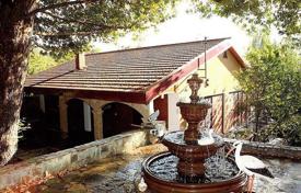 Bungalow in enormous plot for sale in the picturesque mountain village of Platres
- Limassol District for 1,200,000 €