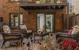 3-bedroom house in Old Toronto for 1,618,000 €