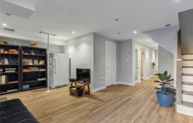 Townhome – East York, Toronto, Ontario,  Canada for C$1,718,000