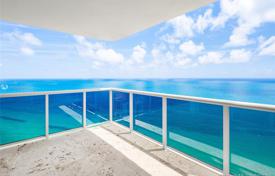 Cosy flat with ocean views in a residence on the first line of the beach, Sunny Isles Beach, Florida, USA for $1,749,000