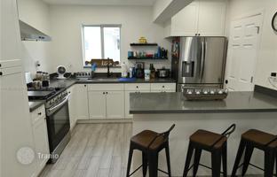 3-bedroom house 112 m² in Pembroke Pines for $570,000
