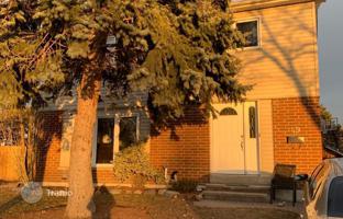 9-bedroom house in Scarborough for C$1,934,000