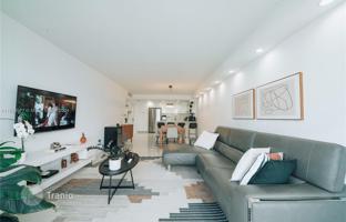 3-bedroom apartments in condo 140 m² in Collins Avenue for $729,000