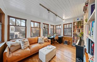 8-bedroom townhouse in Old Toronto for C$2,126,000
