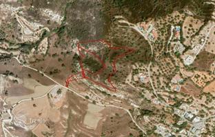Land plot 20,069 m² in Armou for 940,000 €