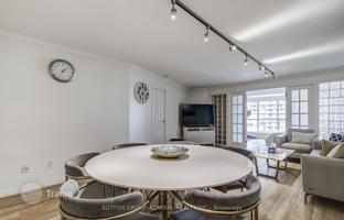 5-bedroom apartment in The Esplanade for C$1,213,000