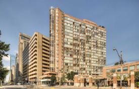 Apartment – Bay Street, Old Toronto, Toronto,  Ontario,   Canada for C$652,000