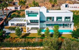 Exclusive luxury villa with basement, solarium, pools and sea views in Benalmadena for 1,995,000 €