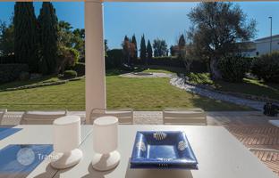 Luxury villa with a garden, a spa, and a gym in the Casa Palocco area of ​​Rome, Italy for 2,950,000 €