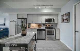4-bedroom apartment in Dufferin Street for C$734,000