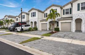 Townhome – Homestead, Florida, USA for $399,000