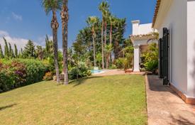 Traditional style villa in Sotogrande Alto with nice views for 995,000 €