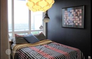 2-bedroom apartment in Etobicoke for C$845,000