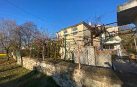 House in c. Sometimes, 72sq. m., on a plot of 2000 sq. m. for 61,000 €