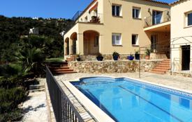 Newly built house in prestigious residential area benefiting from open, far reaching sea views for 750,000 €