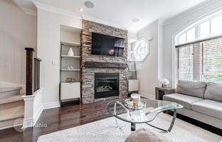 8-bedroom townhouse in Etobicoke for C$1,298,000